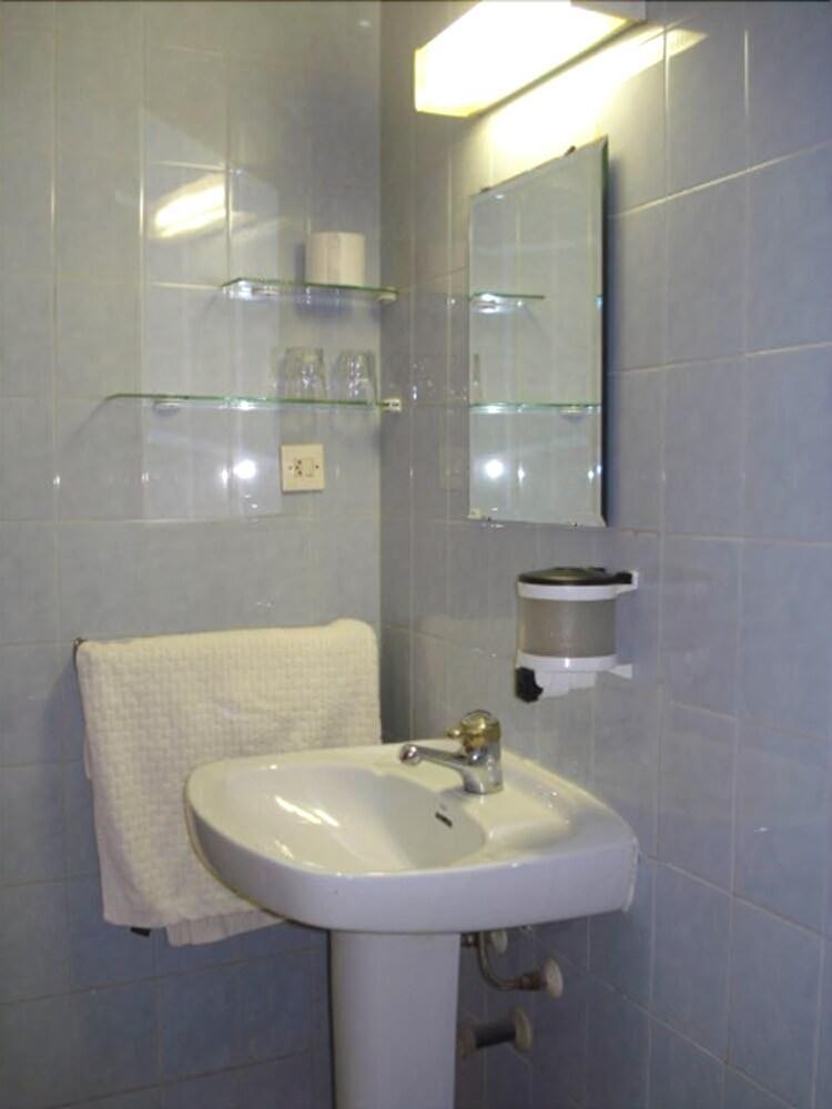 Hostel Central Zaragoza Bagian luar foto